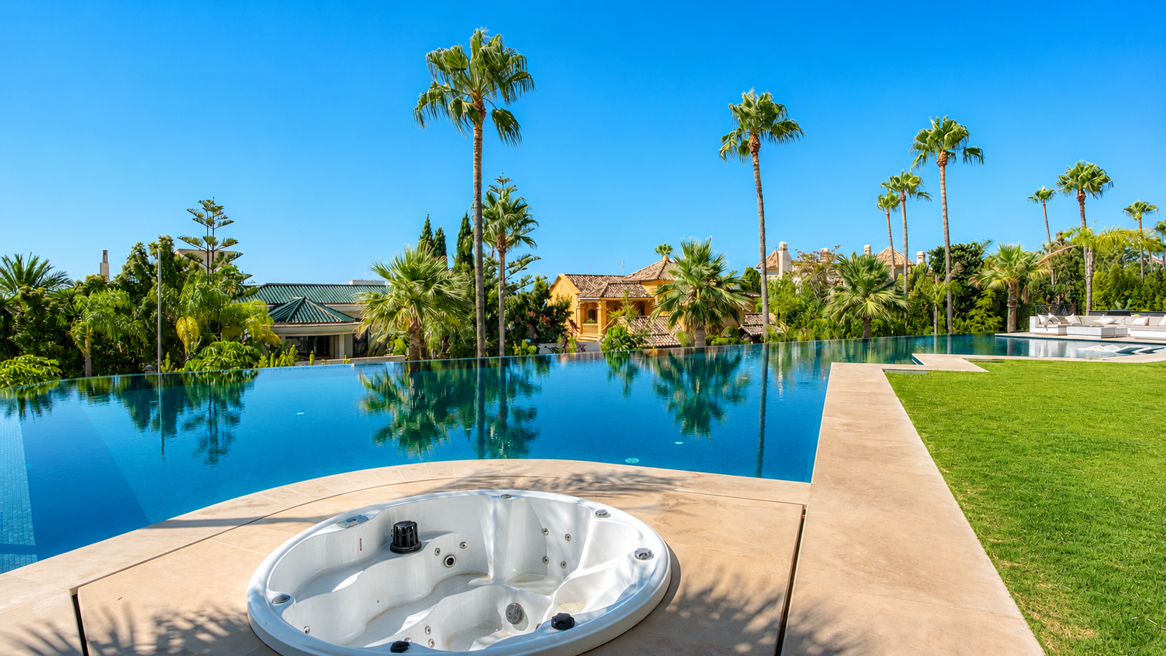 SIERRA BLANCA VILLAS Swimming Pool
