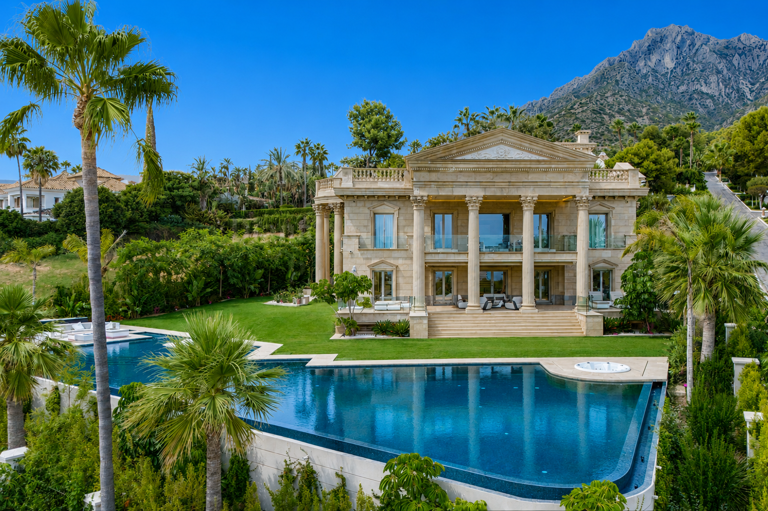 SIERRA BLANCA VILLAS Swimming Pool